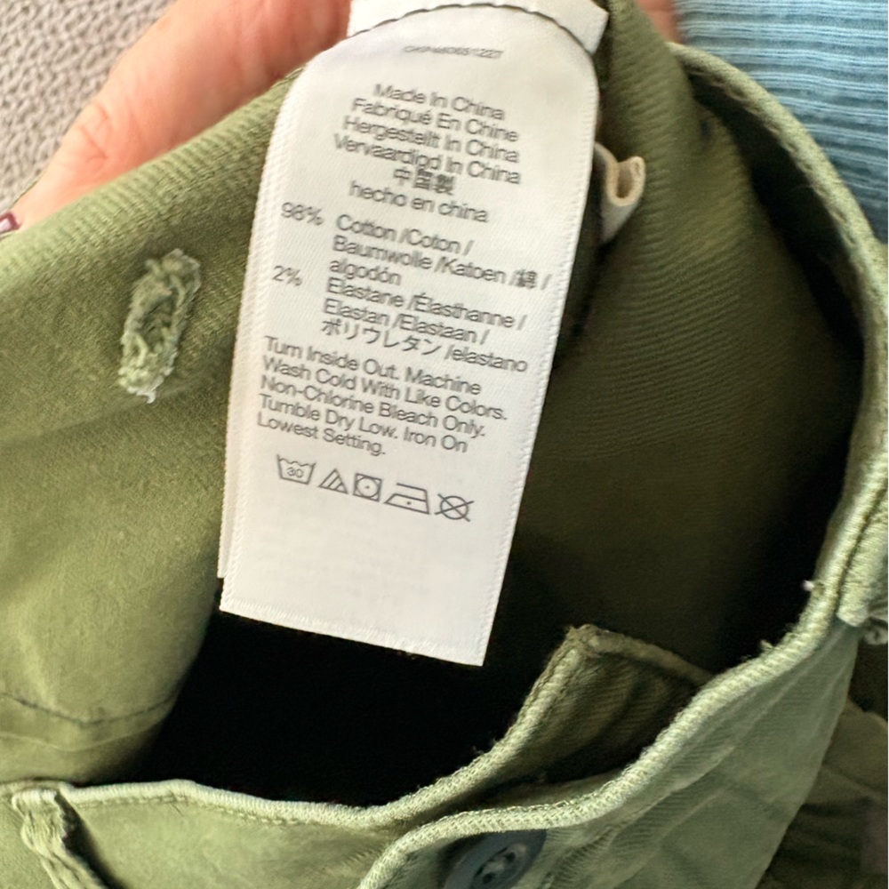 Madewell Olive Patch Pocket Shorts - Picture 9 of 9